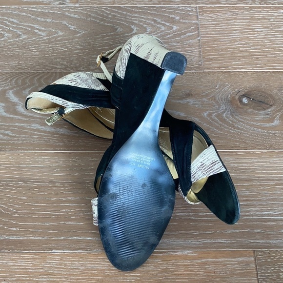 Carlos Santana Black and Cream Wedge Sandals - Picture 5 of 7